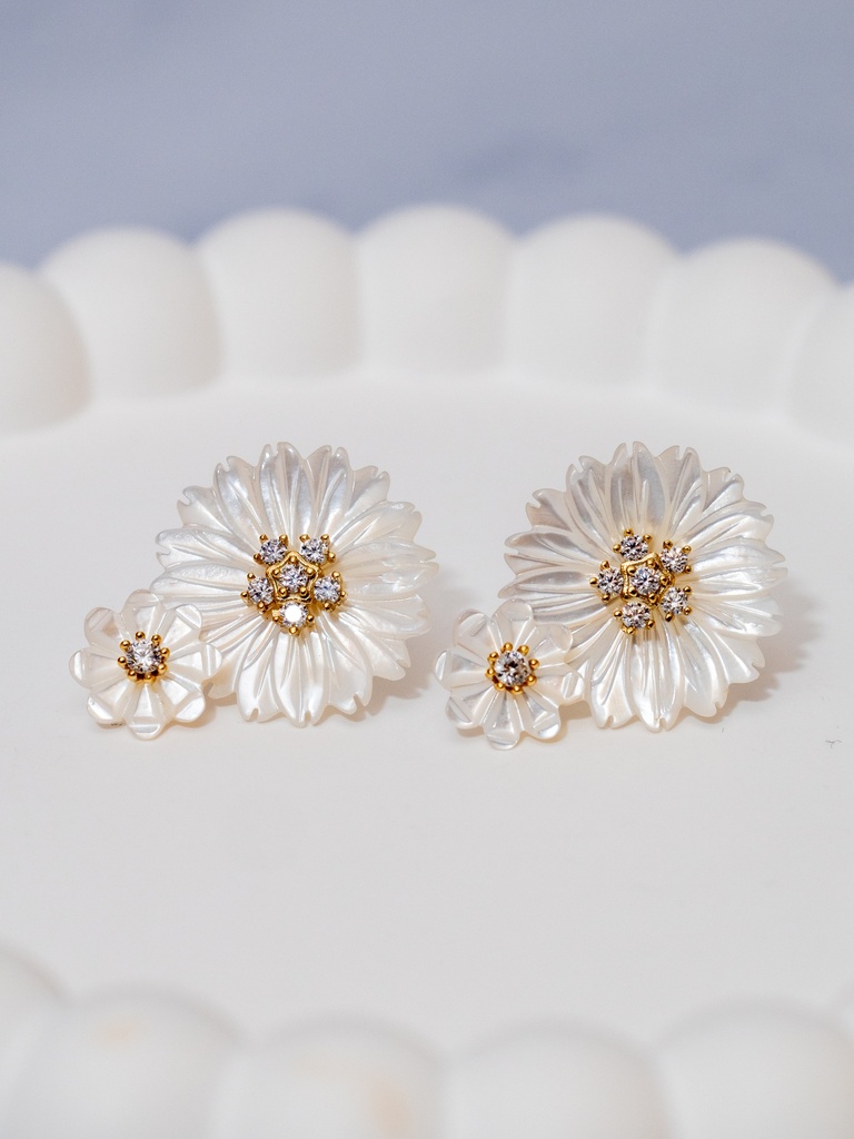 Arete 2 Flores Nacar Grande y Pequeno