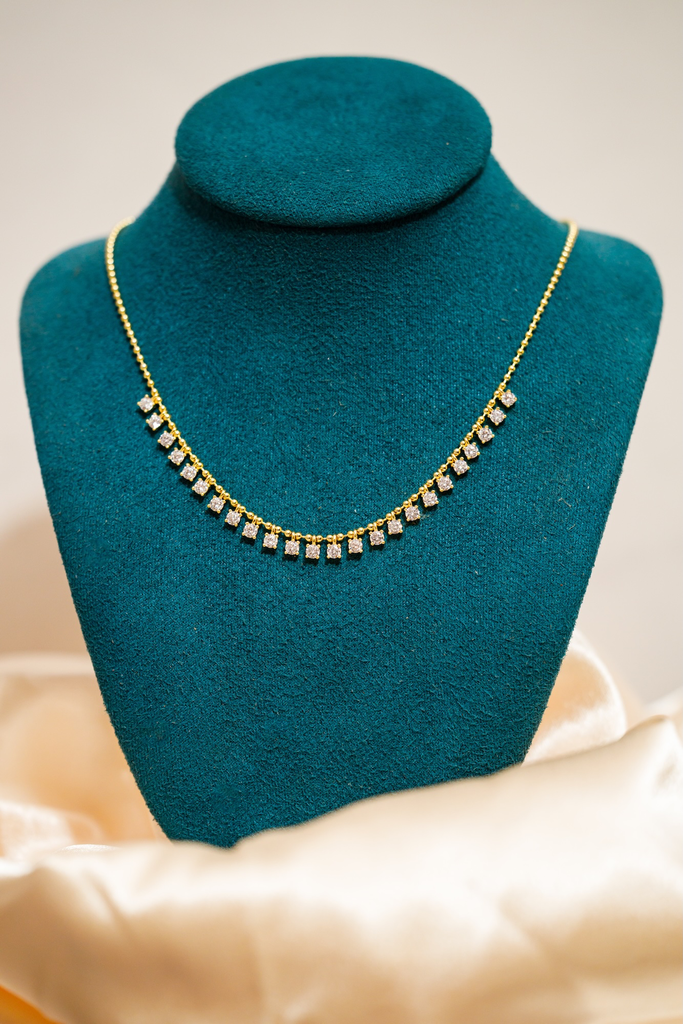 Collar Bolitas Clear Colgando Dorado