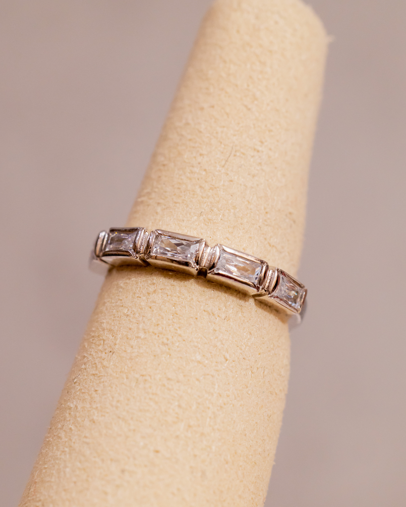 Anillo Half Bezel Baguette #6