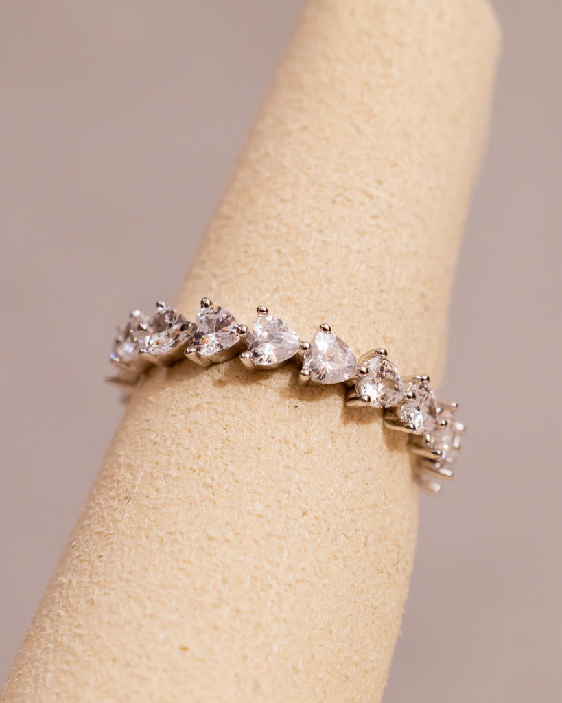 Anillo Eternity 3 Prong Corazon Plateado