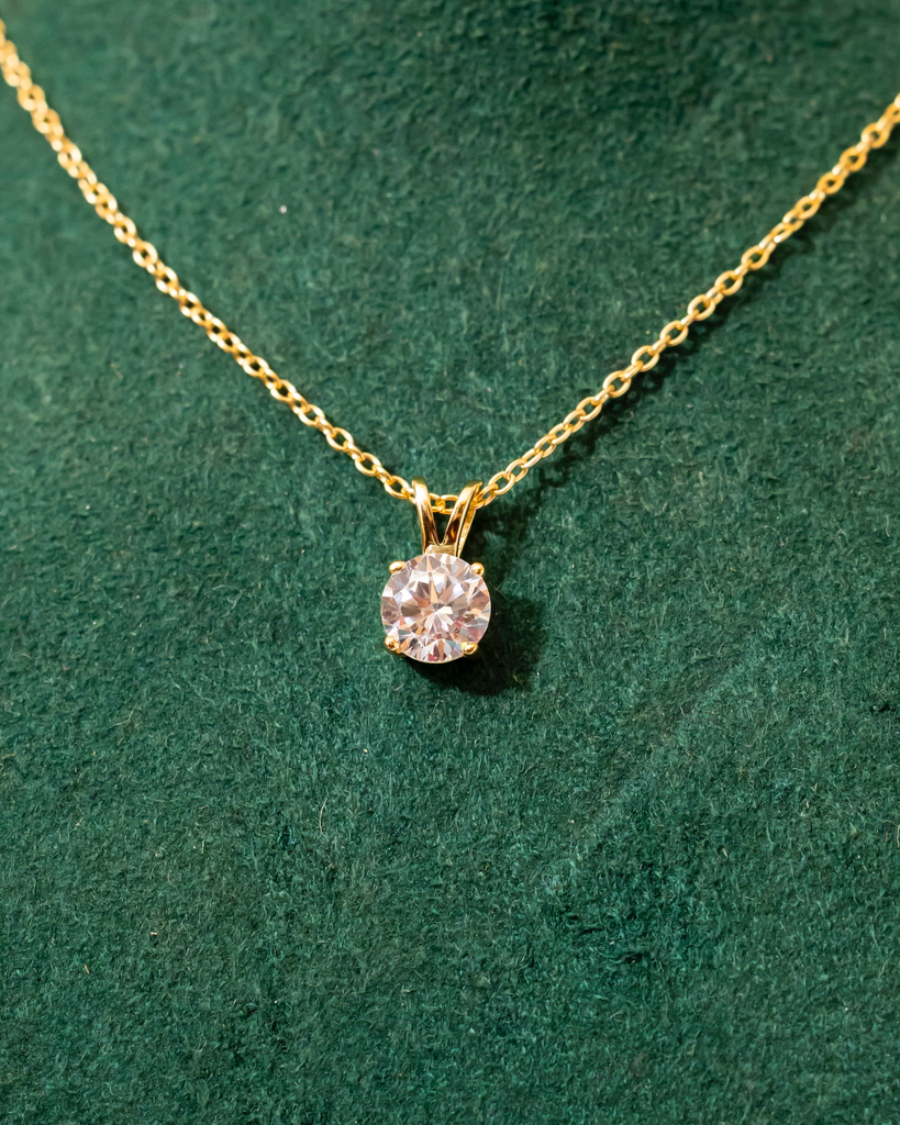 Collar Solitario Dorado Colgando 6mm 