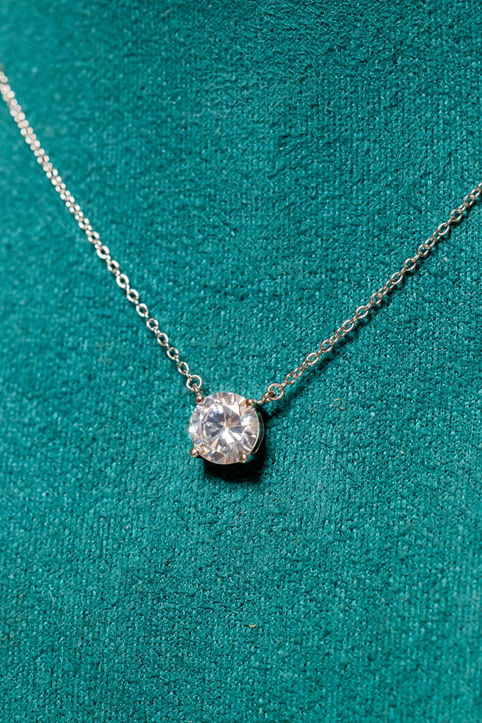 Collar Solitario Dorado 8mm 